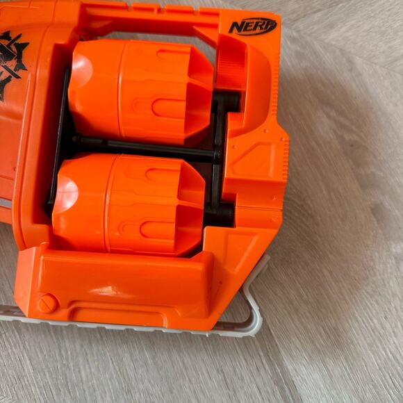 Nerf Zombie Strike Flipfury 2013 Hasbro I-3526B Orange Blaster Double Barrel - Picture 4 of 8